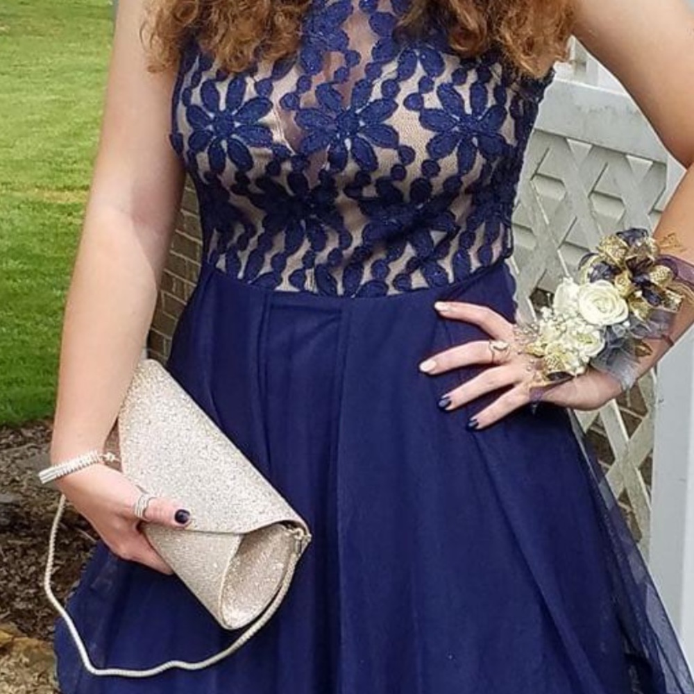 Prom dress - Picture 4 of 4